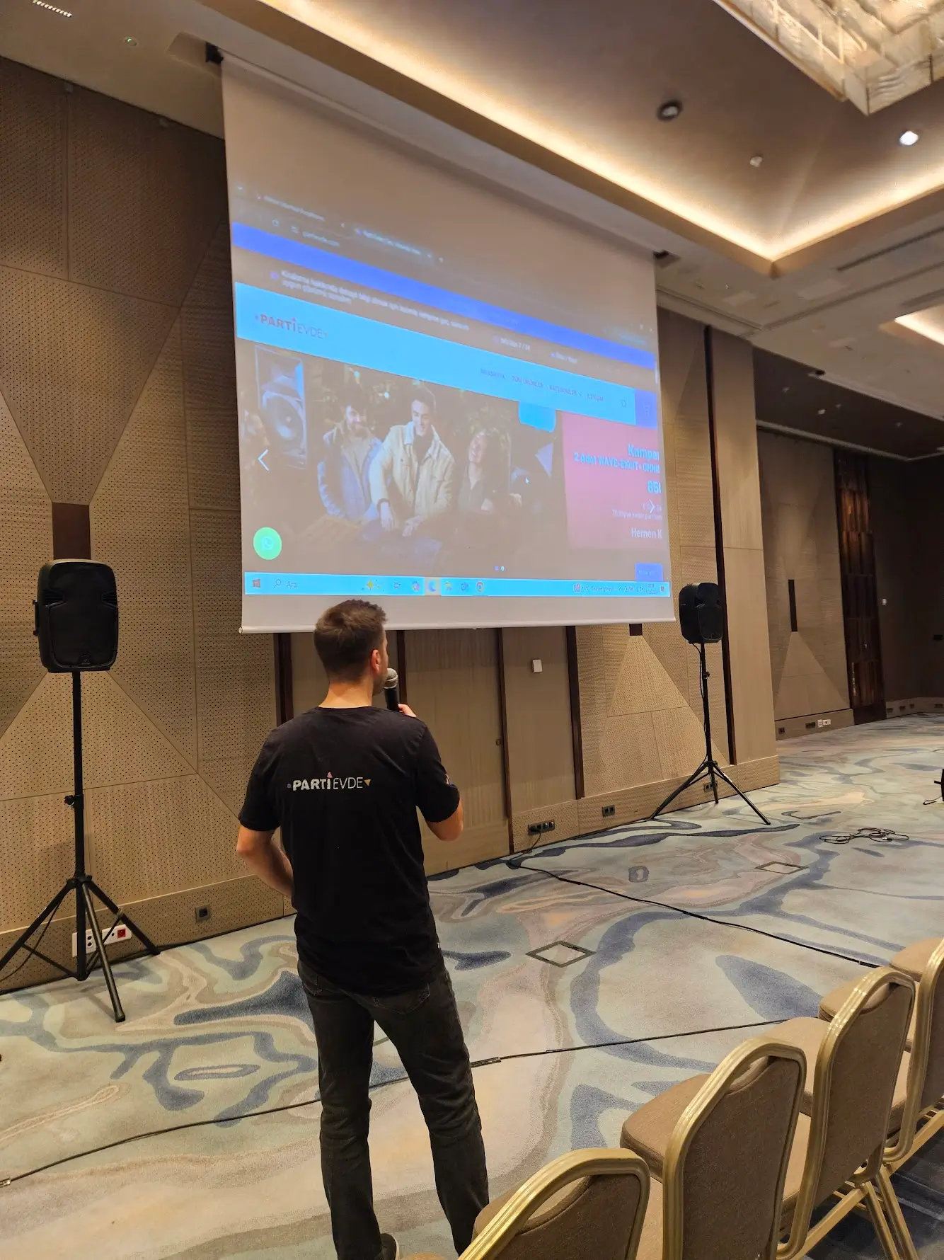 Global Vizyon Yurtdışı Eğitim Danışmanlığı için Hilton Hotel’de gerçekleştirilen 350 kişilik sunum ve konuşmacı etkinliği ses sistemi, projeksiyon ve mikrofon kurulumu