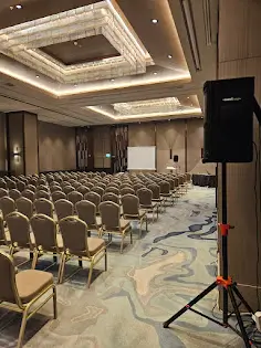 Global Vizyon Yurtdışı Eğitim Danışmanlığı için Hilton Hotel’de gerçekleştirilen 350 kişilik sunum ve konuşmacı etkinliği ses sistemi, projeksiyon ve mikrofon kurulumu